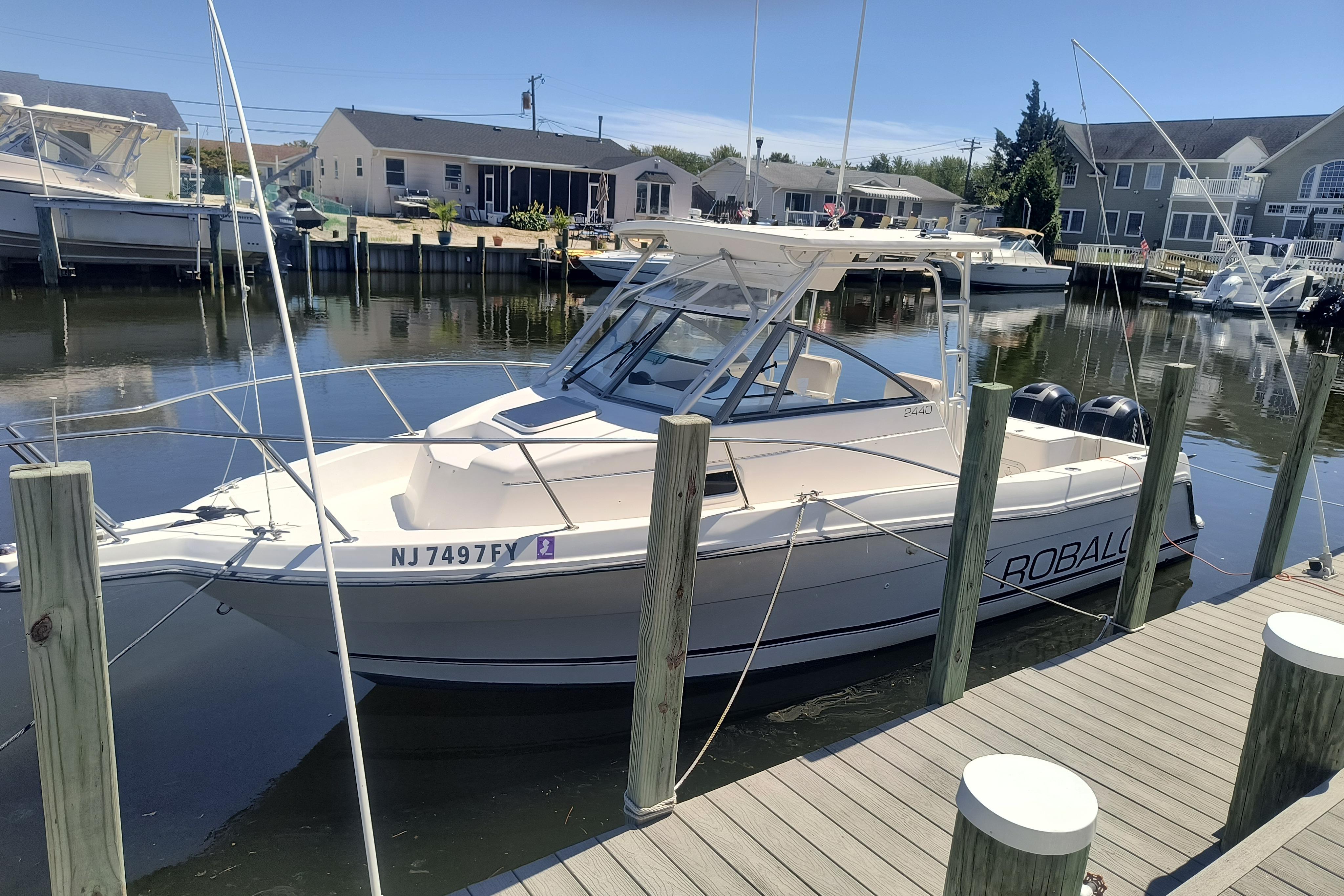 1995 Robalo 2440 Walkaround