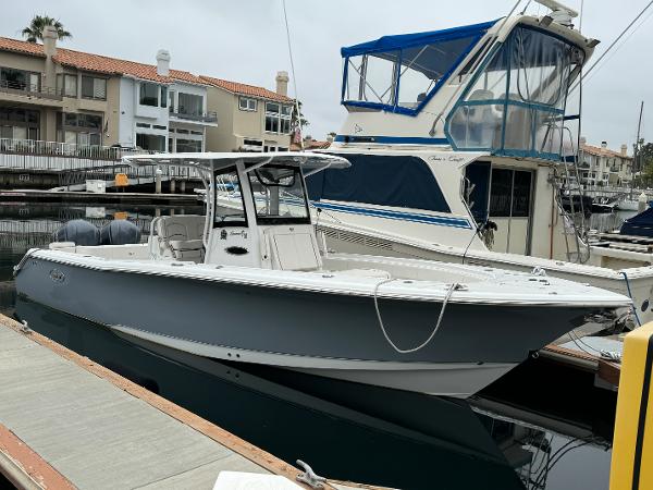 2021 Sea Hunt Gamefish 30 Coffin Box
