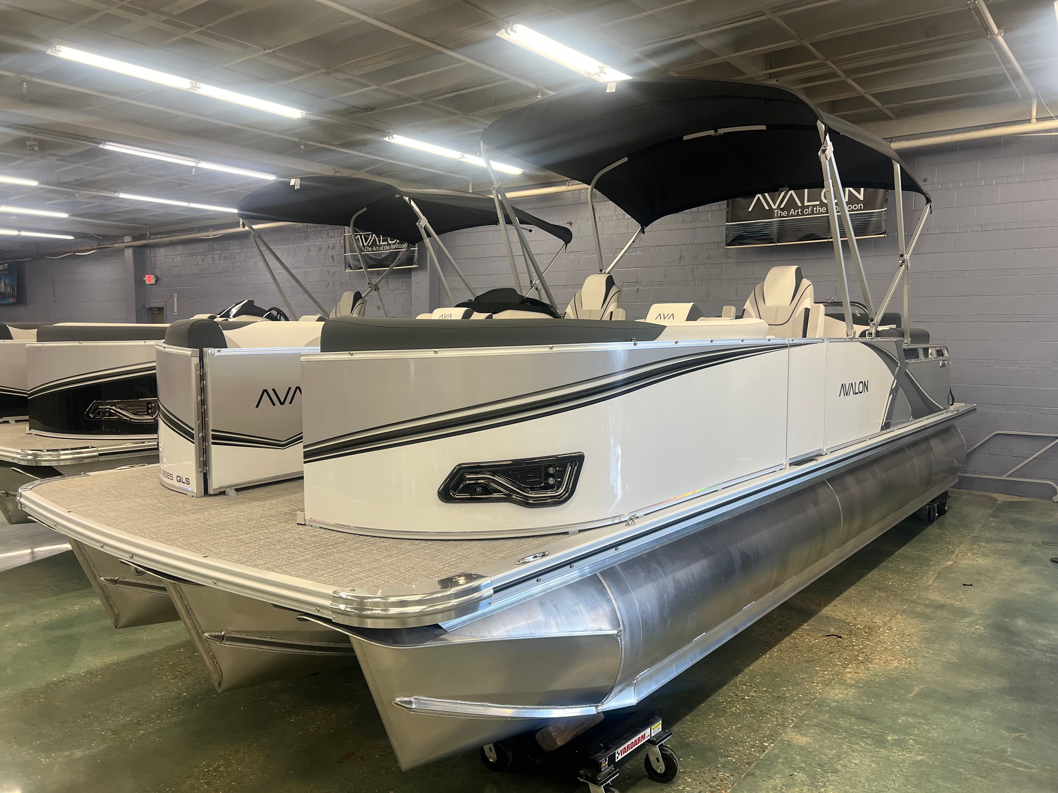 2026 Avalon 25 LSZ Quad Lounger