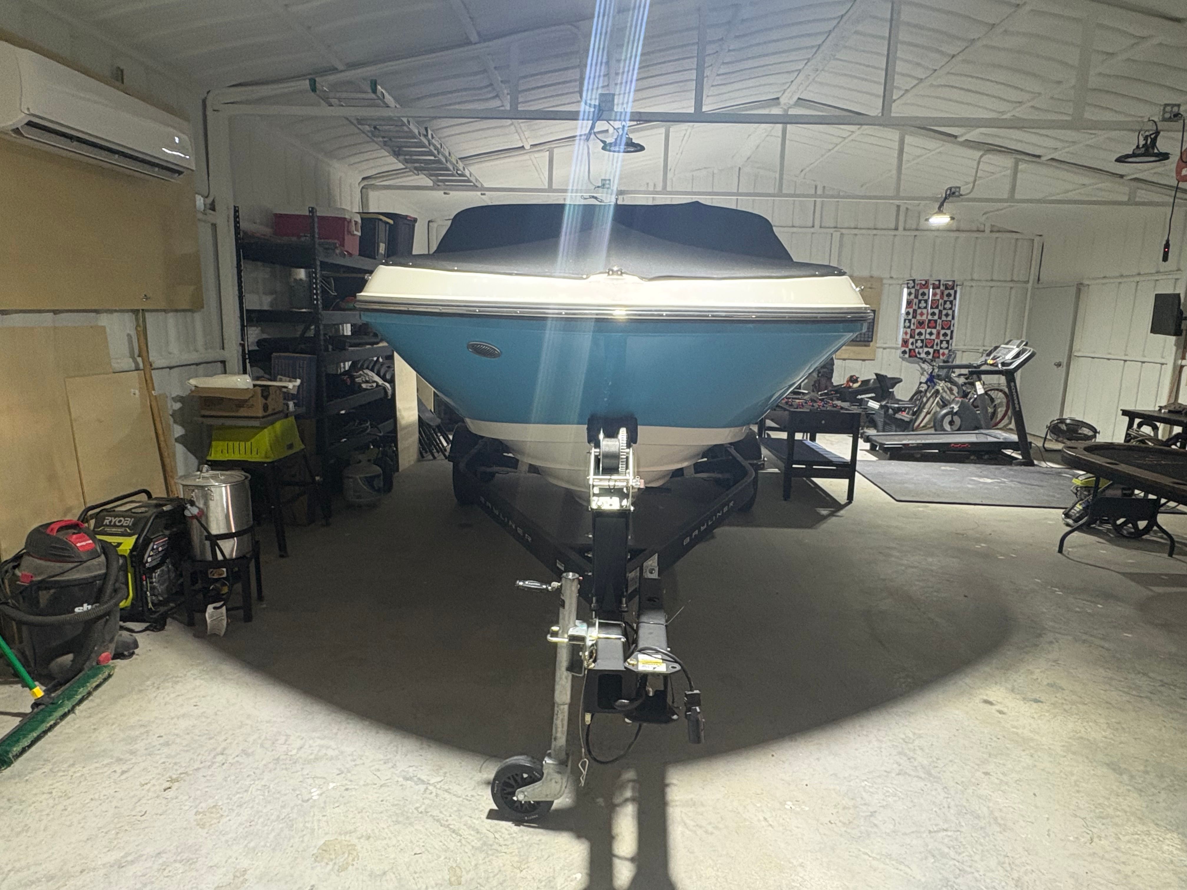 2023 Bayliner VR5 Bowrider I/O