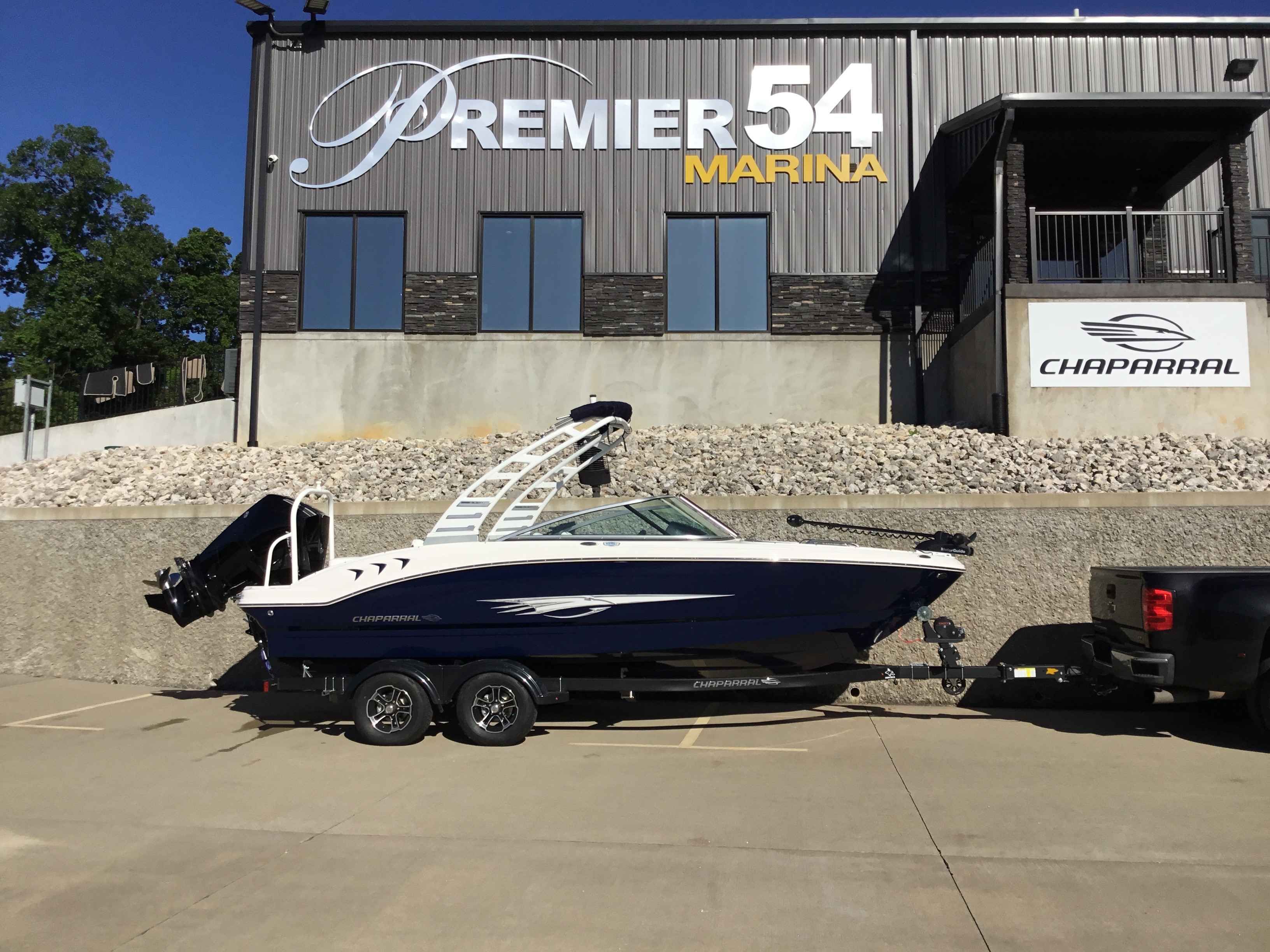 2024 Chaparral 21 SSI OB Ski & Fish