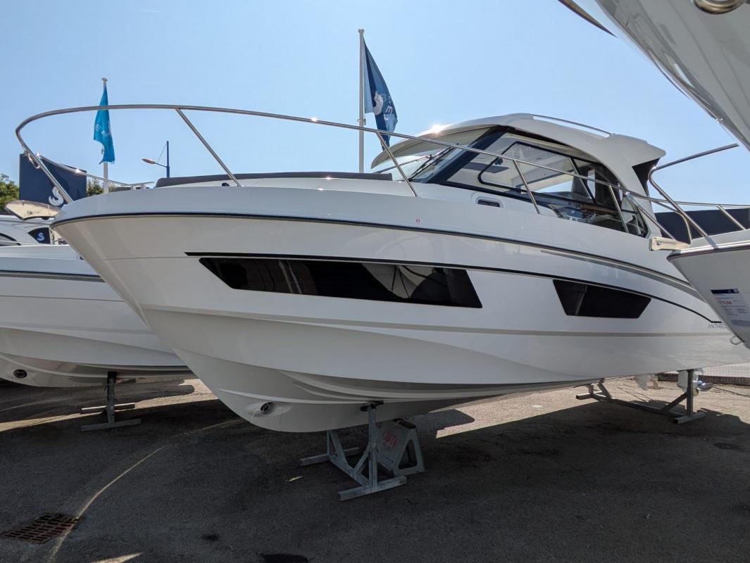 Beneteau Antares 9 OB