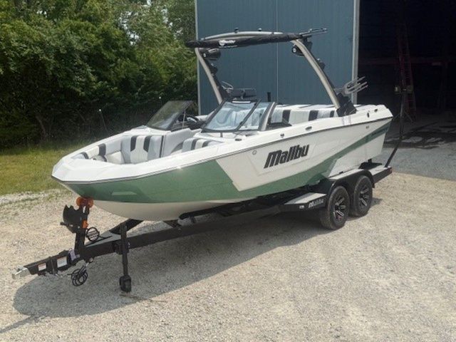 2025 Malibu Wakesetter 21 LX