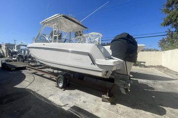 2019 Boston Whaler 270 Vantage