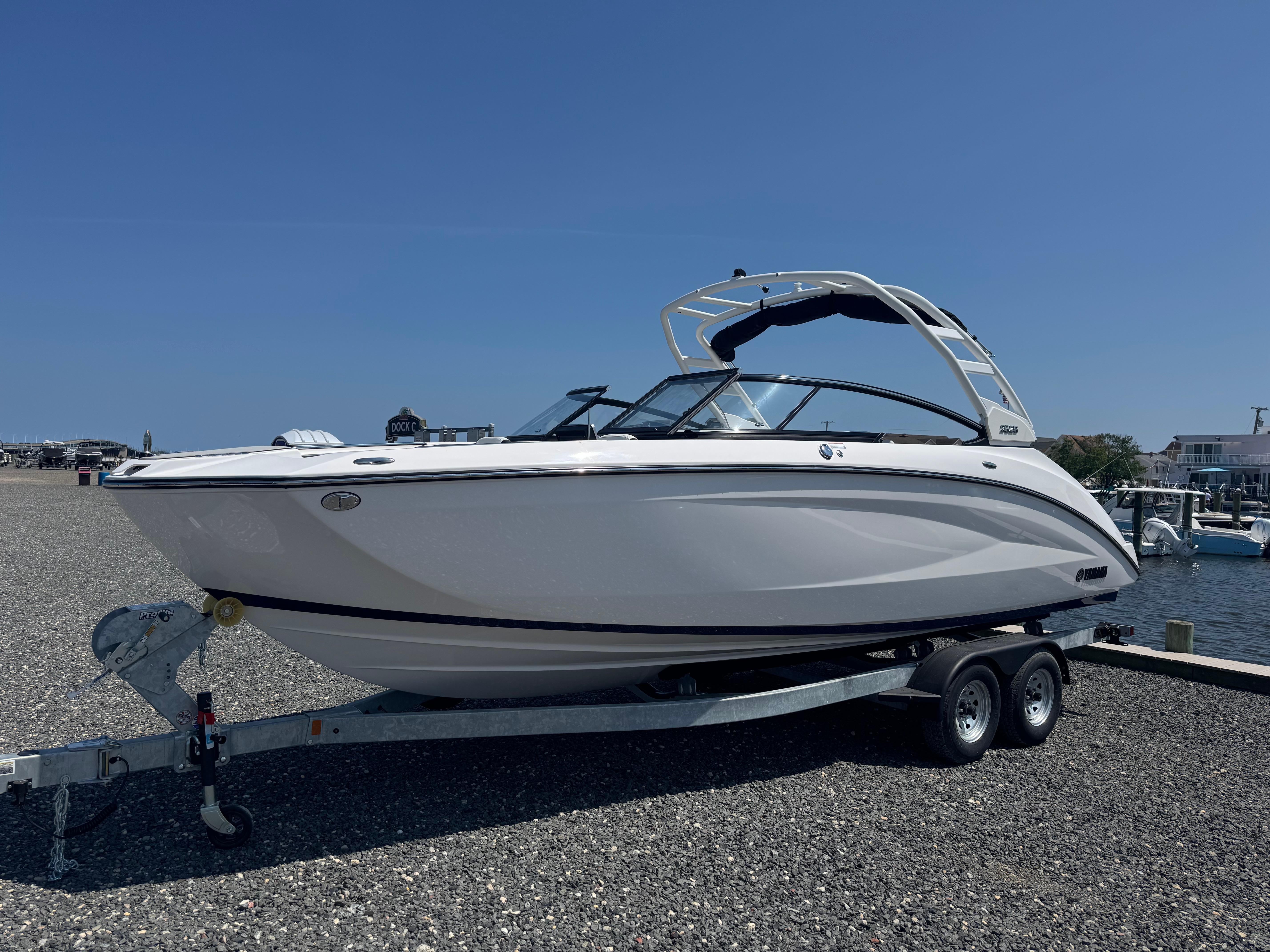 2025 Yamaha Boats 252S