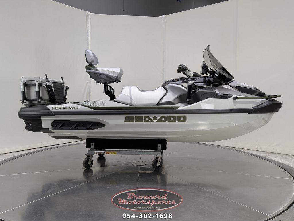 2025 Sea-Doo FishPro™ Apex 300