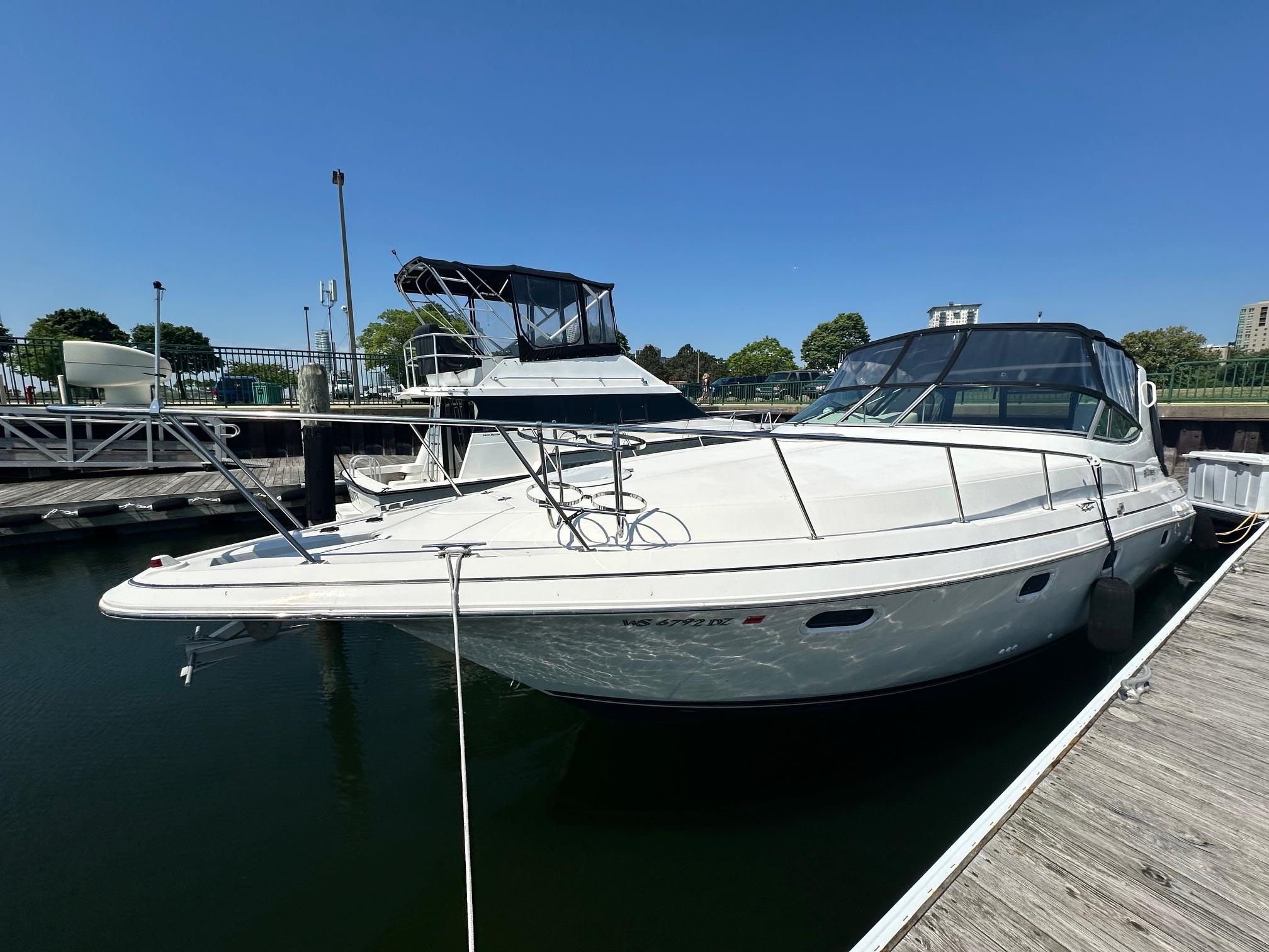 Cruisers Yachts 3375