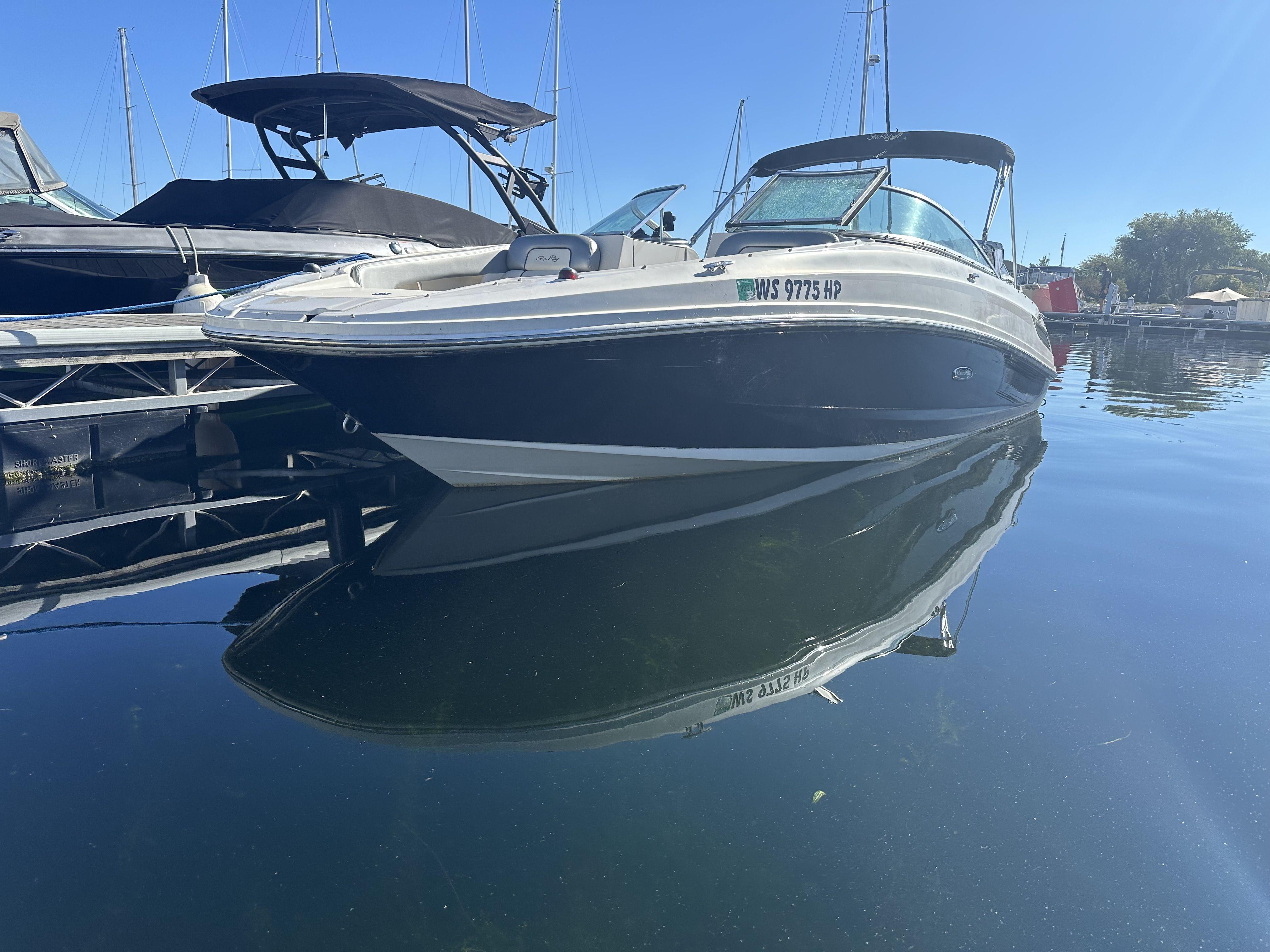 Sea Ray 210 Sundeck Image 1