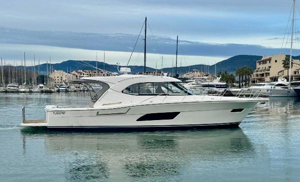 2022 Riviera 445 SUV