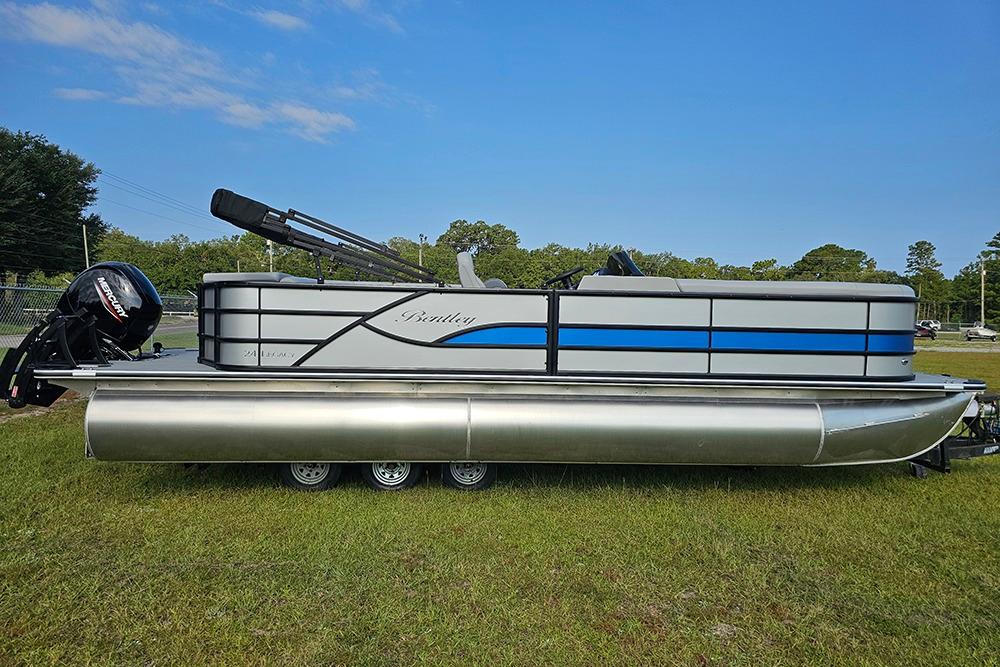 2026 Bentley Pontoons Legacy 243 Cruise