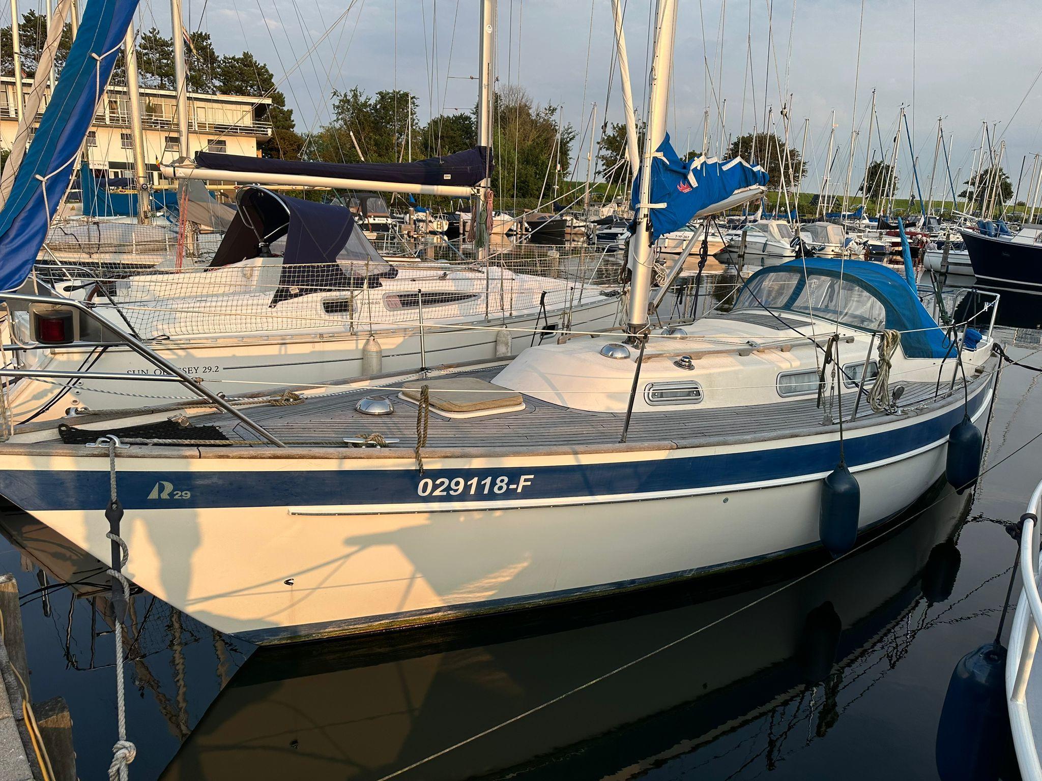 1990 Hallberg-Rassy 29