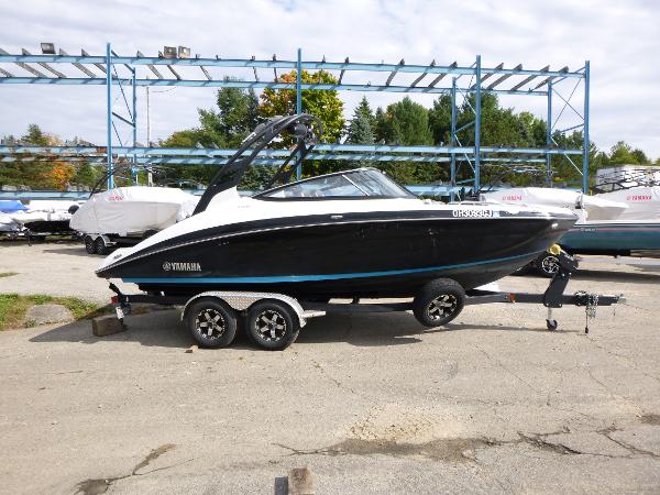 2021 Yamaha Boats 212S