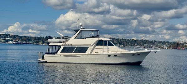 Meridian 490 Pilothouse