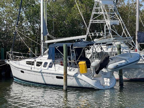 2001 Hunter 320