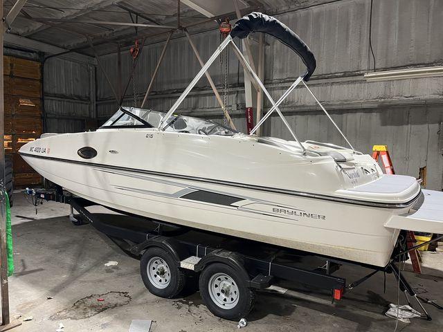 Bayliner 215 Image 1