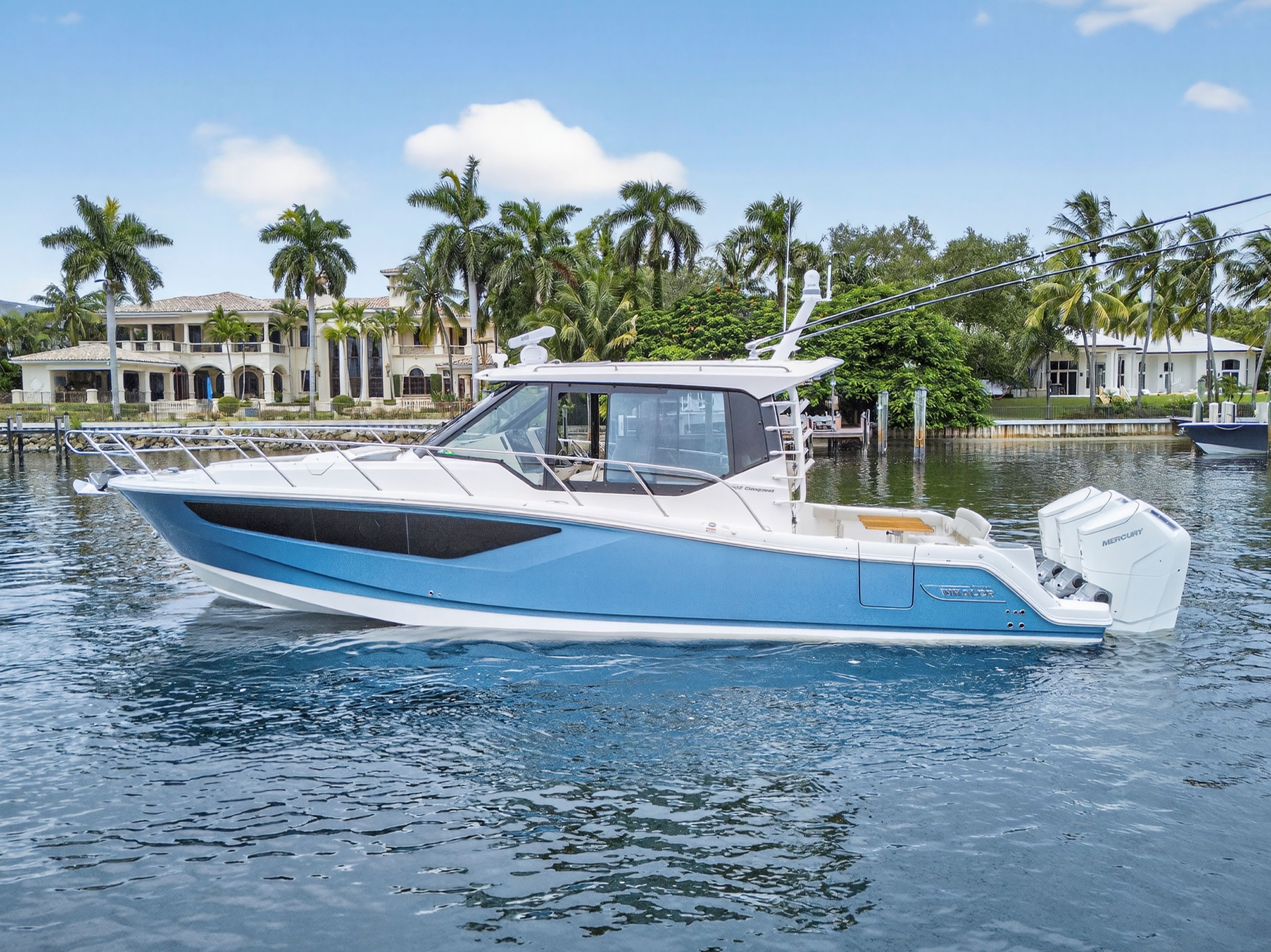 2024 Boston Whaler 405 Conquest