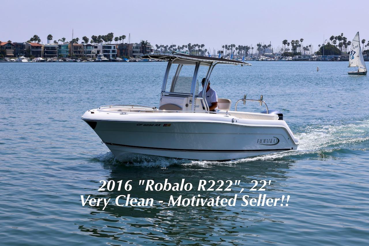 2016 Robalo R222 Center Console