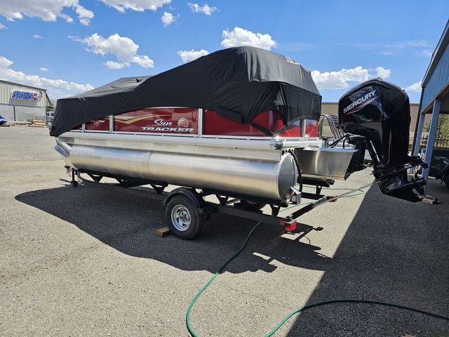 2025 Sun Tracker Bass Buggy 18 DLX