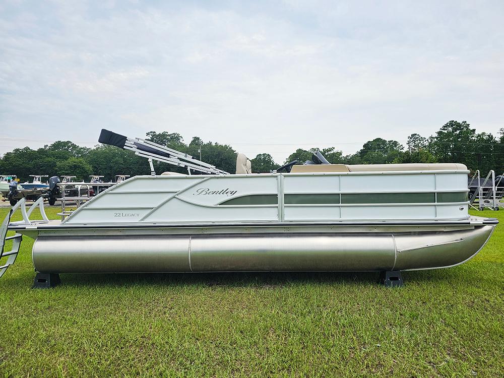 2026 Bentley Pontoons 223 Legacy Swingback