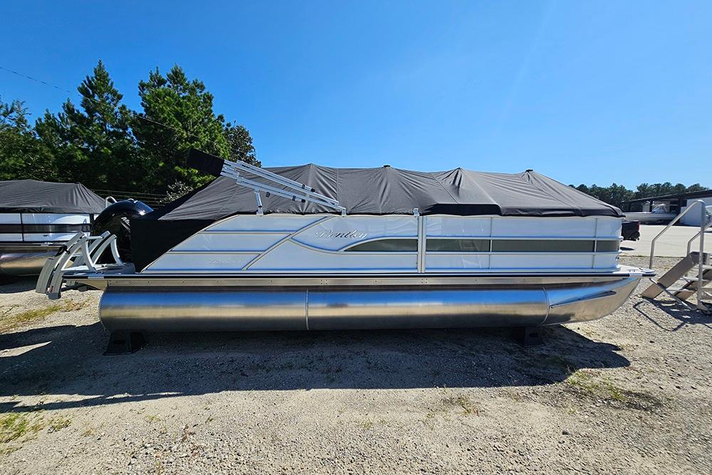 2026 Bentley Pontoons 223 Legacy Swingback