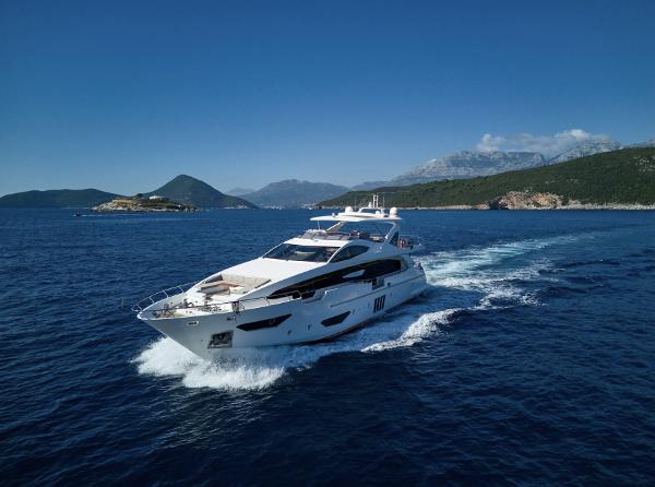 2018 Azimut Grande 30 Metri