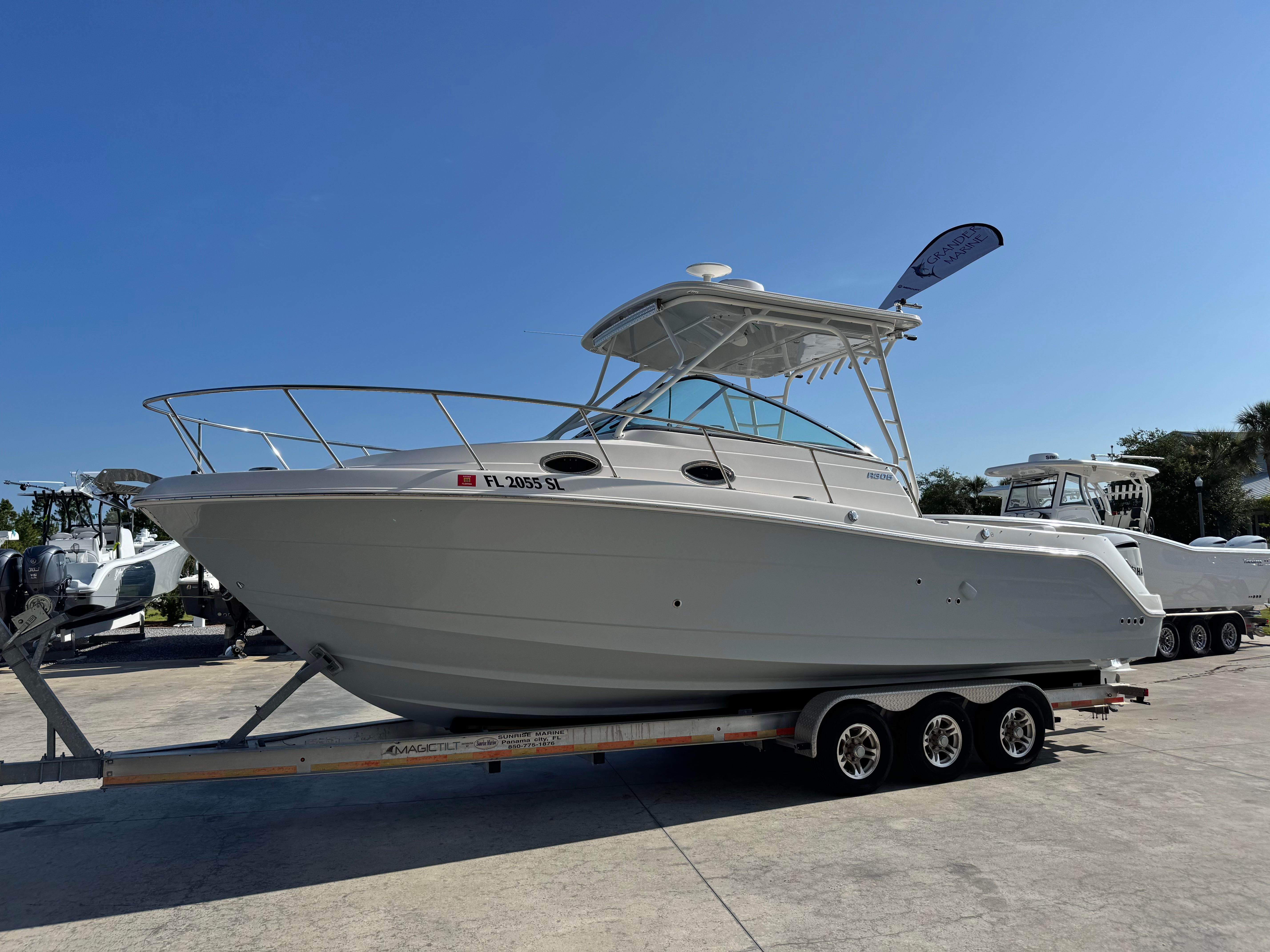 2019 Robalo R305 Walkaround