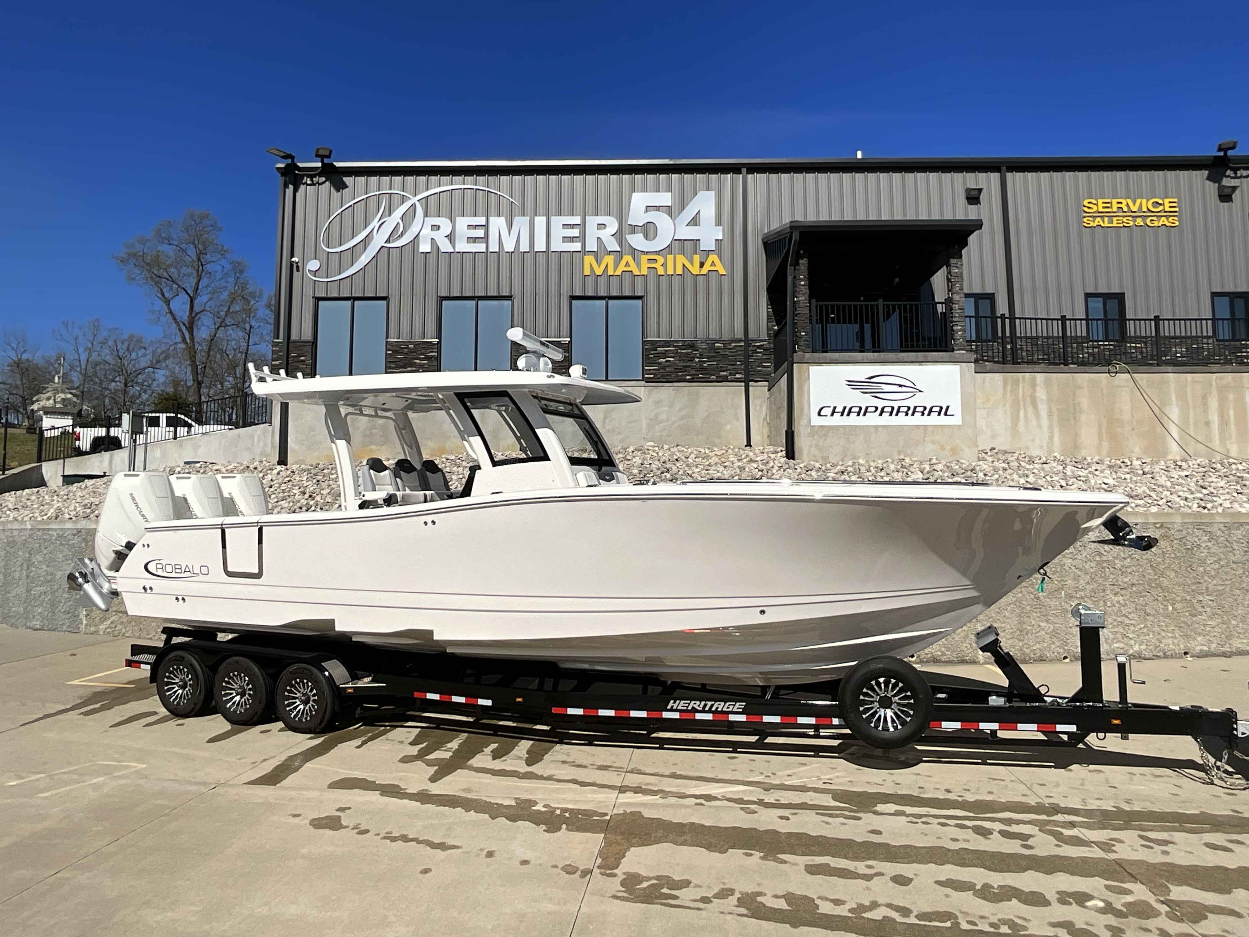 2024 Robalo R360 Center Console