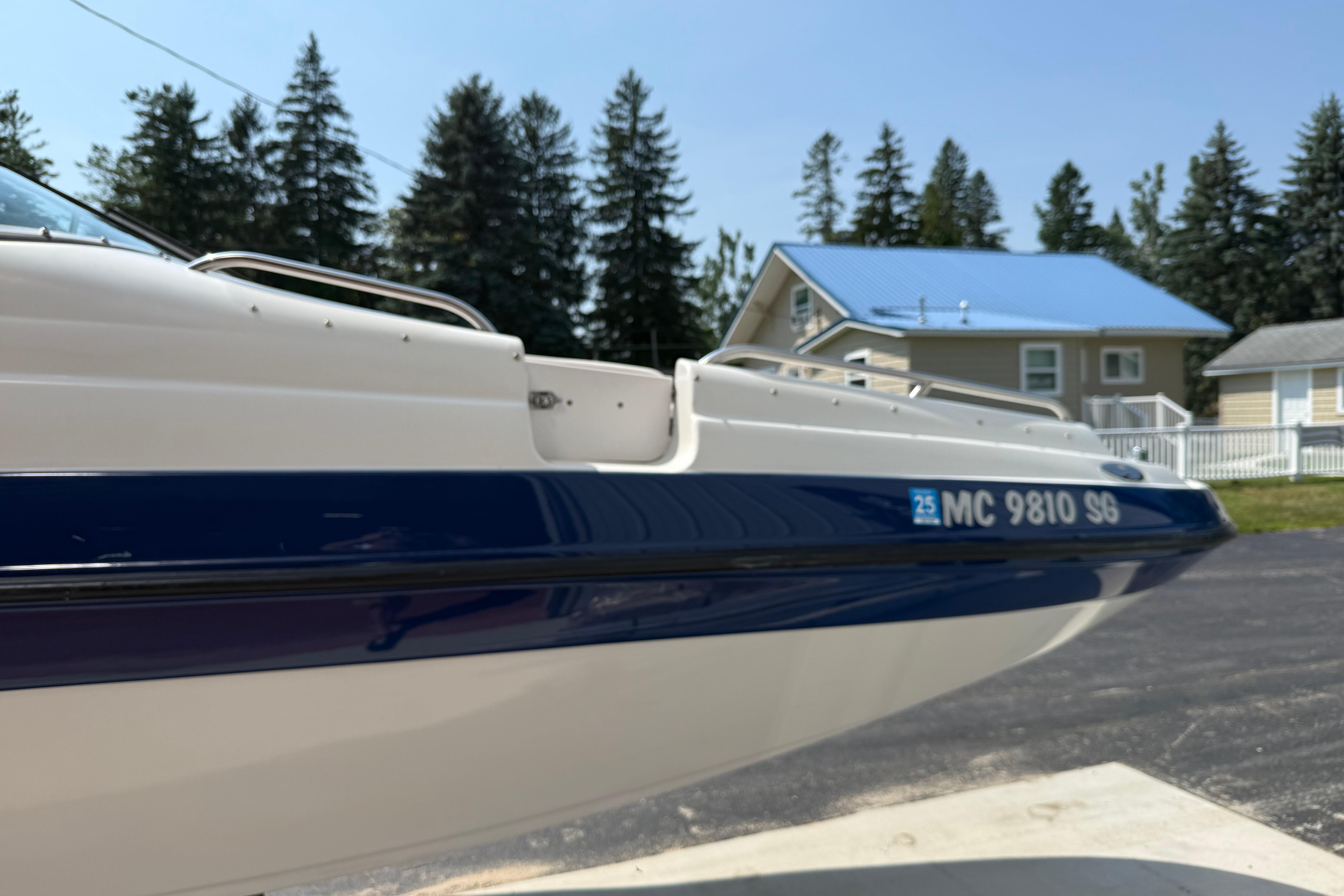 2001 Crownline 239 DB