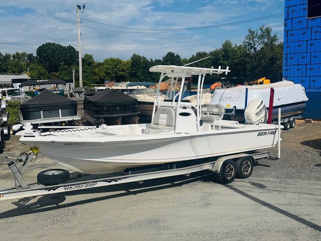 2019 Sea Pro 248 Bay With 250 HP Suzuki