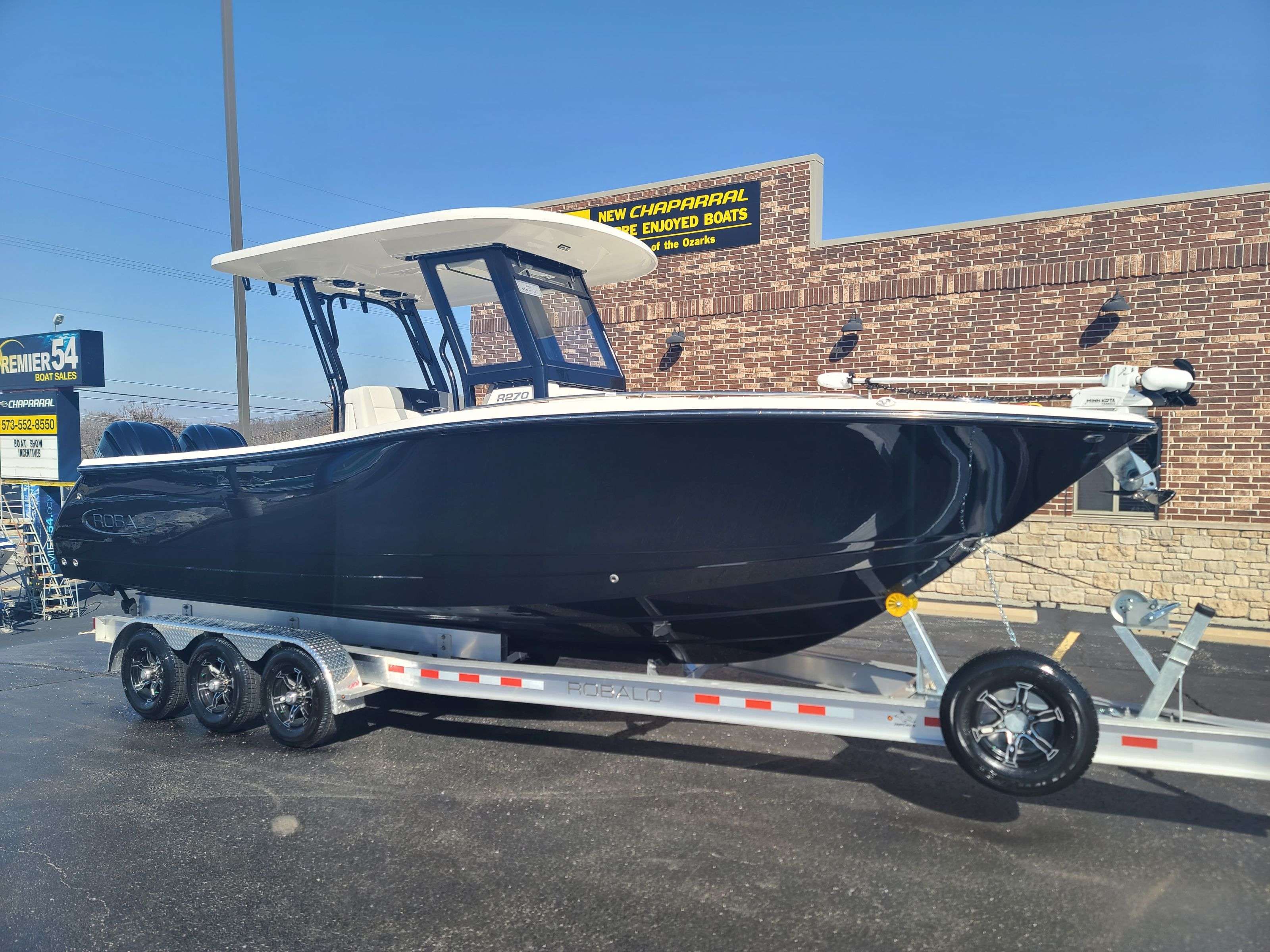 2023 Robalo R270 Center Console