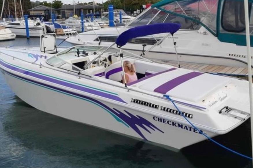 1995 Checkmate Persuader 261