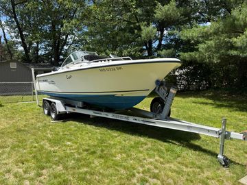 2005 Sea Hunt Escape 200