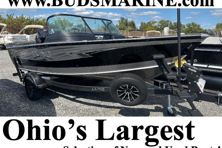 Lund 1775 Impact XS Sport 2025 Lund 1775 Impact XS Sport boat on display at Bud's Marine in Ohio.