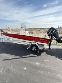 2025 Xpress H-20 Bay