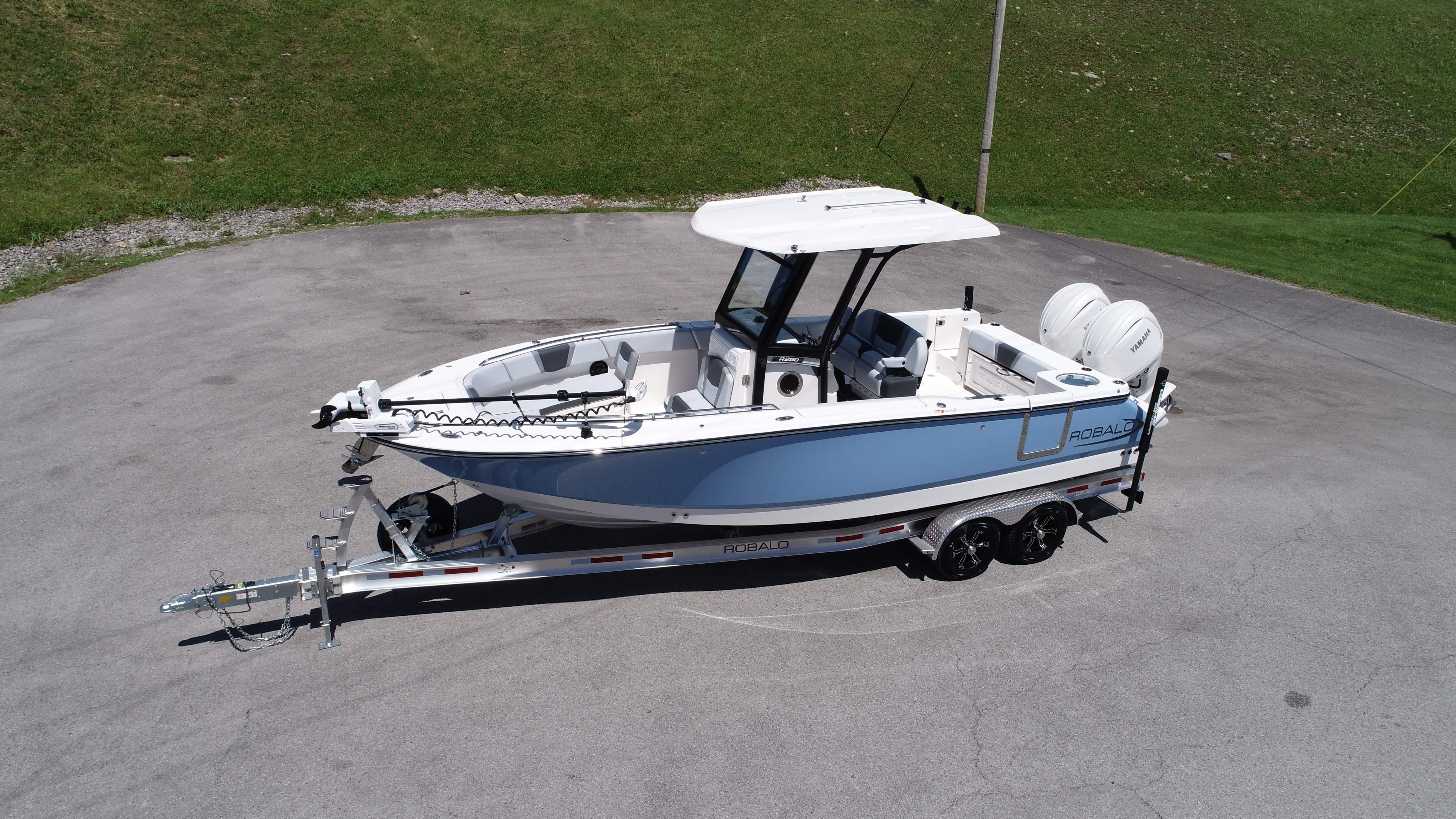 Robalo R250