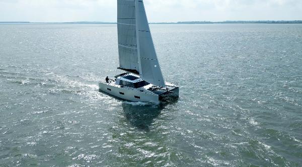 2025 Vaan R4