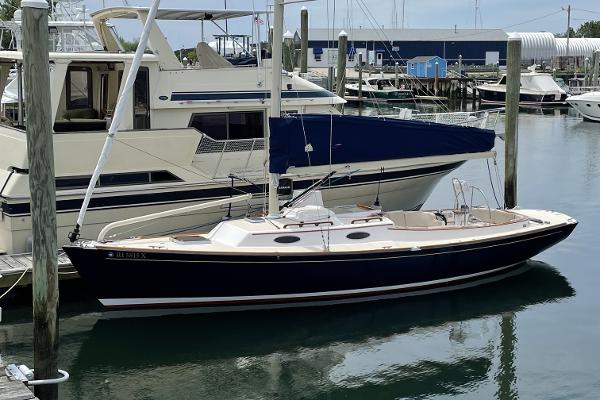 2009 Alerion Express 33