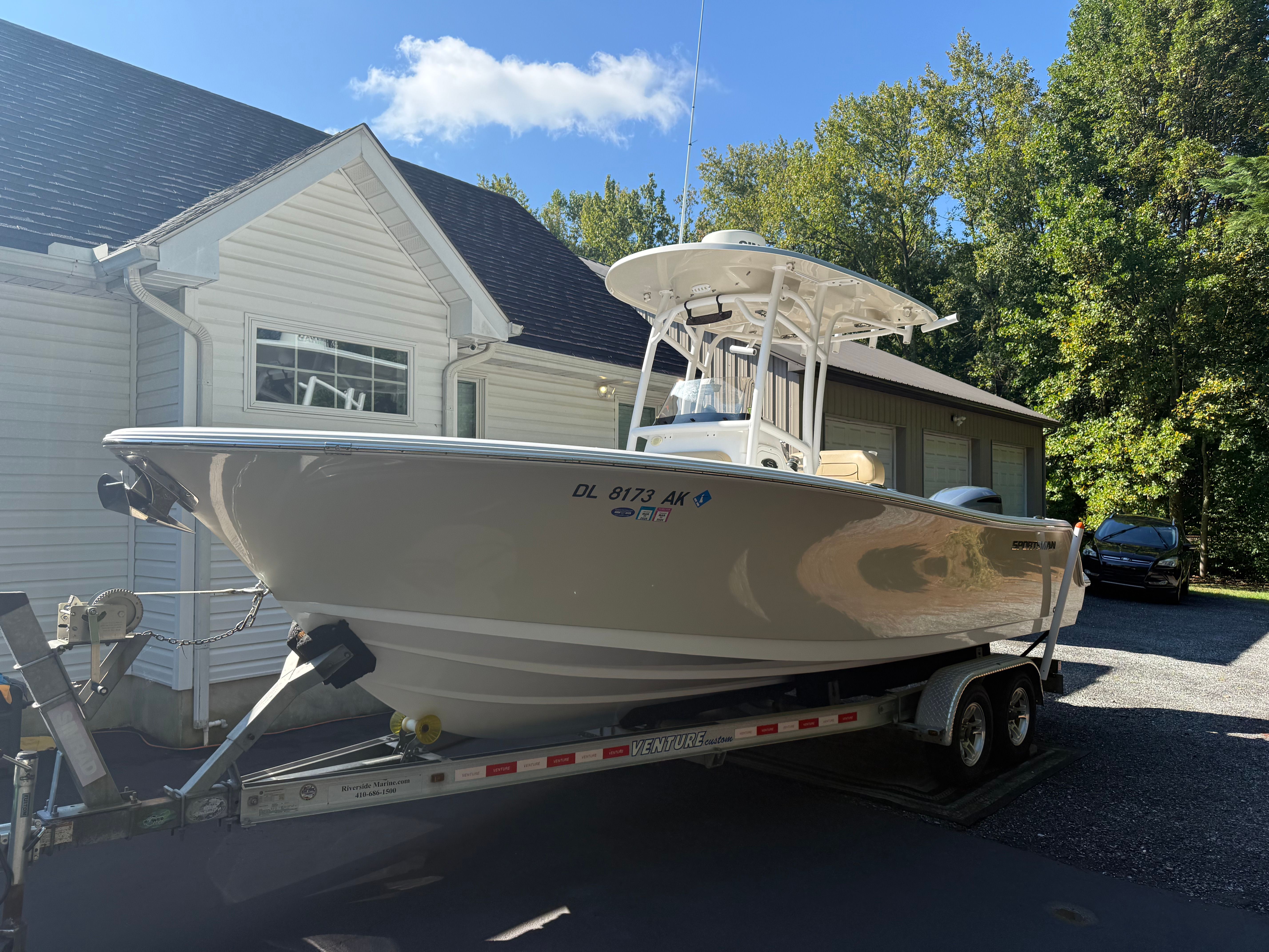 2017 Sportsman Open 232 Center Console