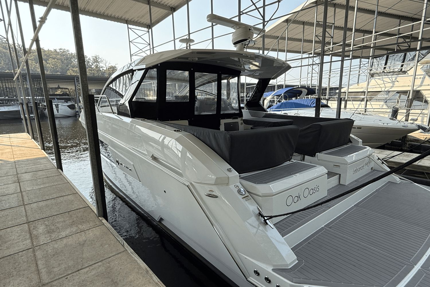2022 Cruisers Yachts 39 Express Coupe