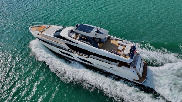 Ferretti Yachts 920