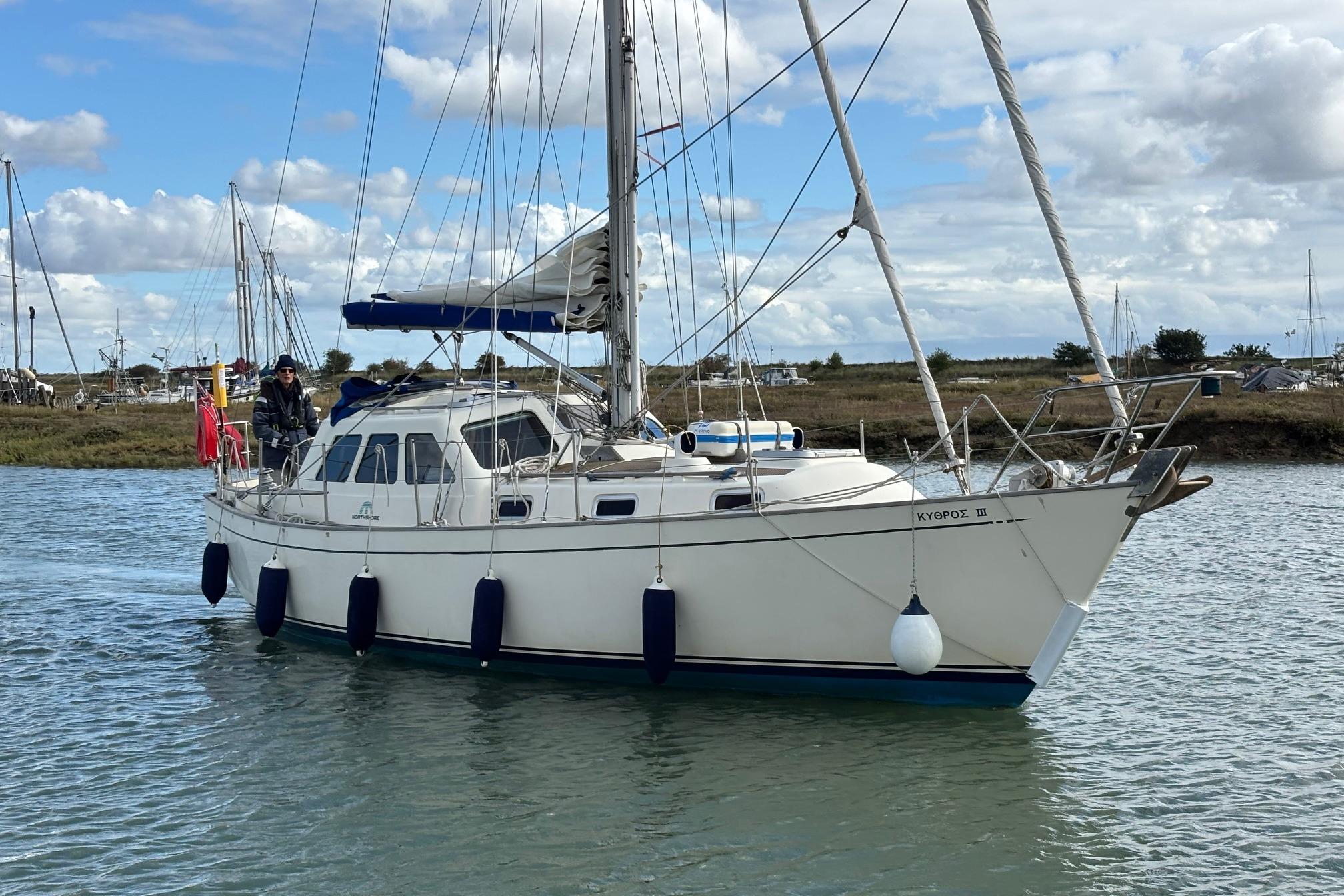 2001 Vancouver 34 Pilothouse