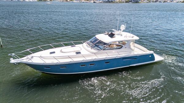 2000 Tiara Yachts 52 Express Cruiser