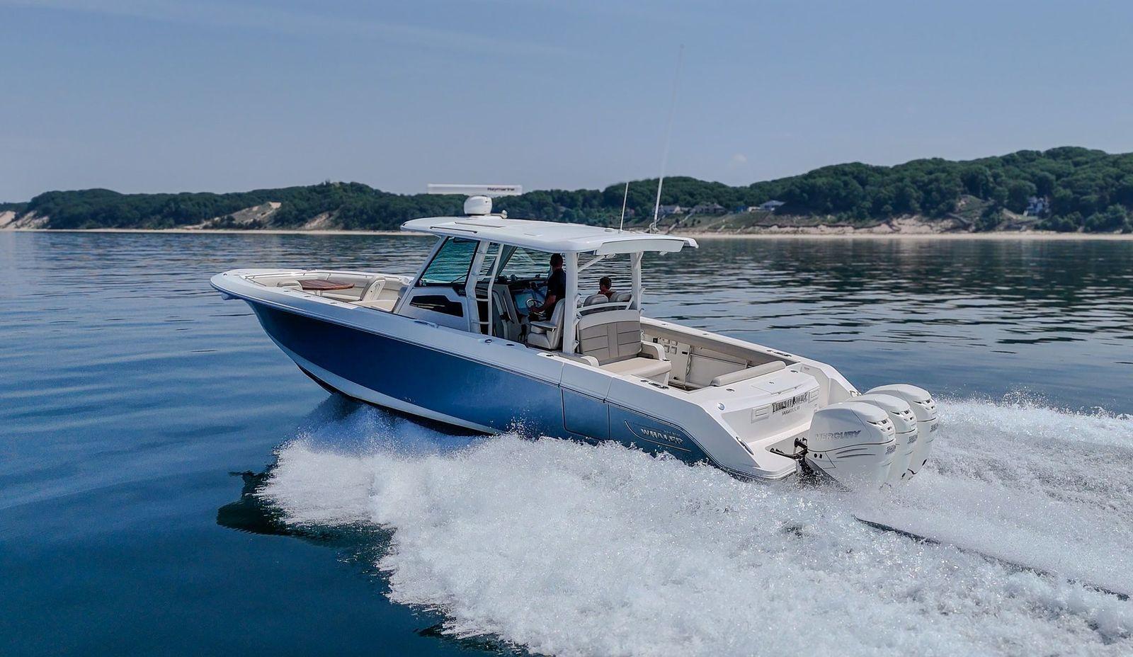 Boston Whaler 380 Outrage