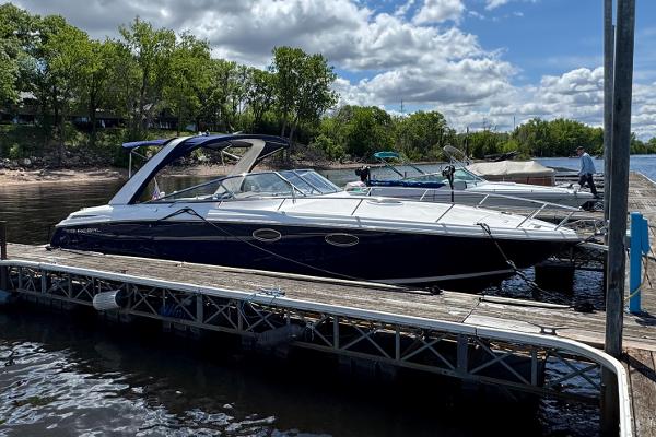 2011 Regal 3350 Cuddy