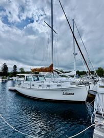 1986 Cape Dory Motorsailer 300