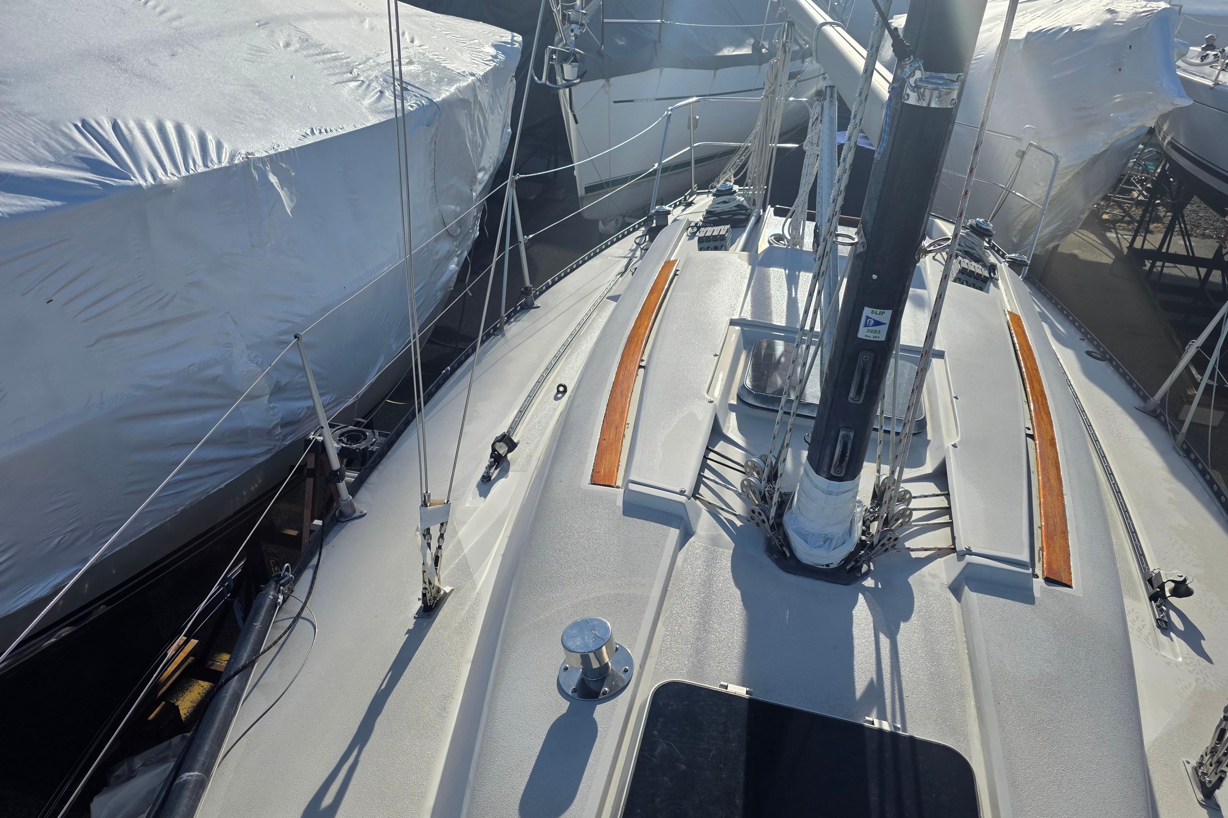 1985 Express Yachting Express 30