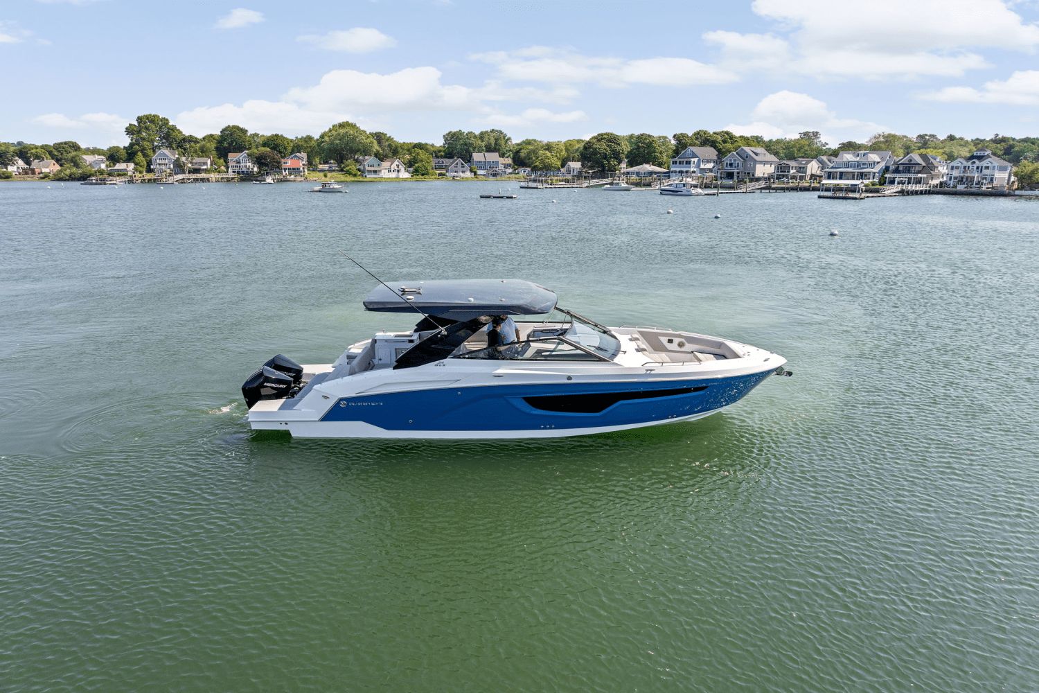2026 Cruisers Yachts 34 GLS Outboard