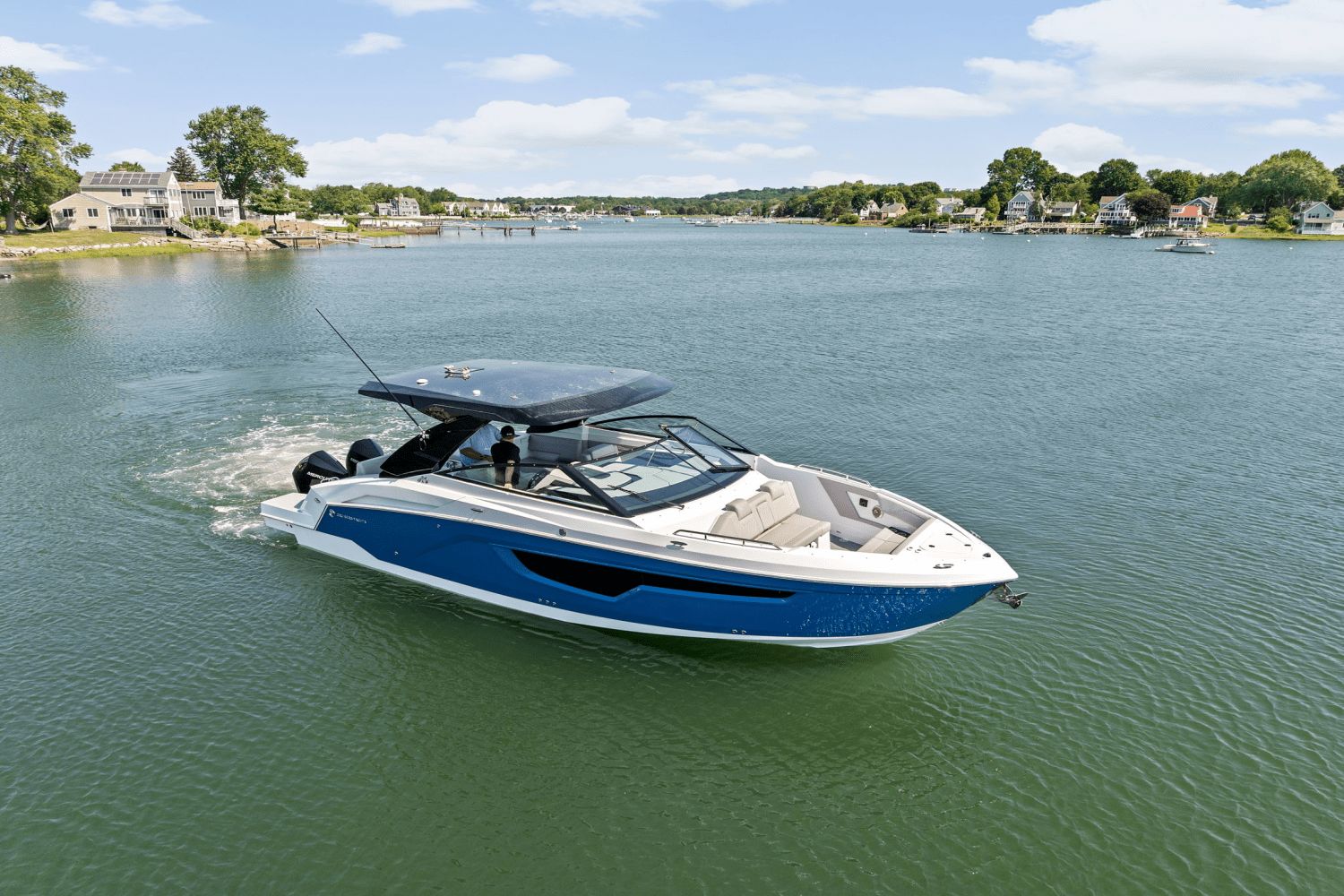 2026 Cruisers Yachts 34 GLS Outboard
