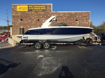 2025 Chaparral 28 Surf