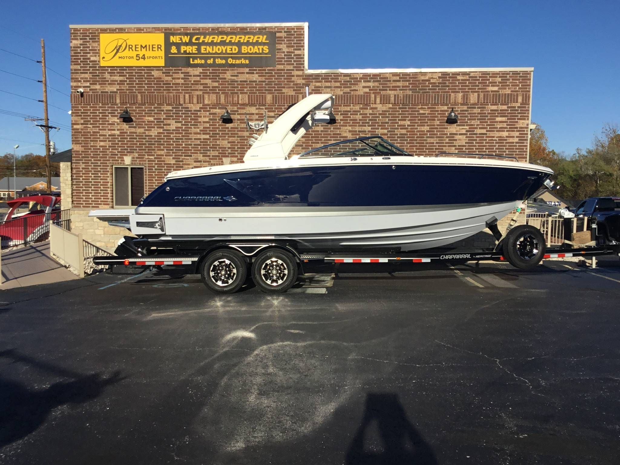 2025 Chaparral 28 Surf